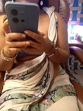 Snapshot of nisha_baby2 chatting on February 1, 12:40 am nisha baby2 online show from February 1, 12:40 am