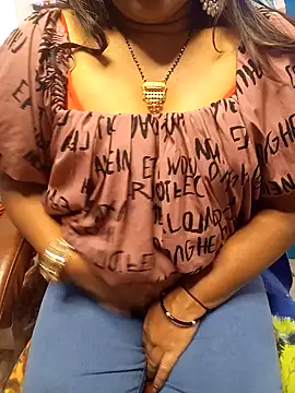 Snapshot of nisha_baby2 chatting on February 5, 12:53 am nisha baby2 online show from February 5, 12:53 am