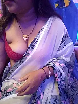 Snapshot of nisha_baby2 chatting on February 23, 3:35 am nisha baby2 online show from February 23, 3:35 am