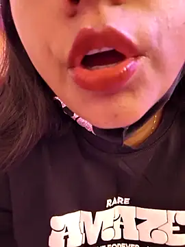 Snapshot of nisha_baby2 chatting on November 13, 8:24 am nisha baby2 online show from November 13, 8:24 am