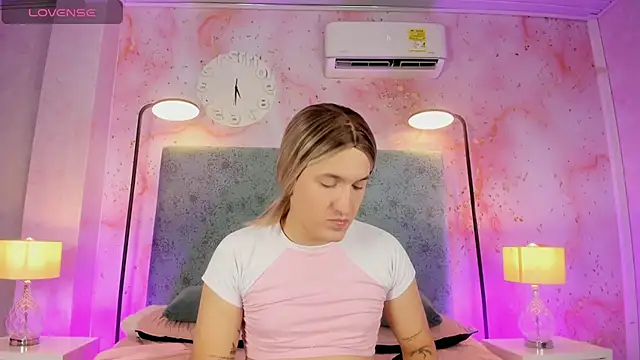 JESSI NAOMI online show from November 9, 11:36 pm