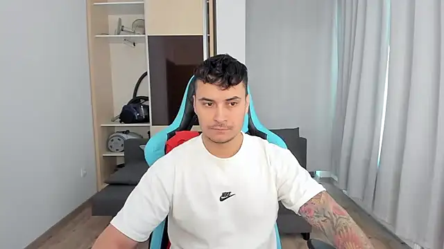 MatMalonne online show from December 19, 1:40 pm