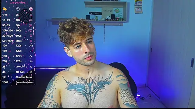 Snapshot of Ares_blue chatting on May 23, 1:15 pm Ares blue online show from May 23, 1:15 pm
