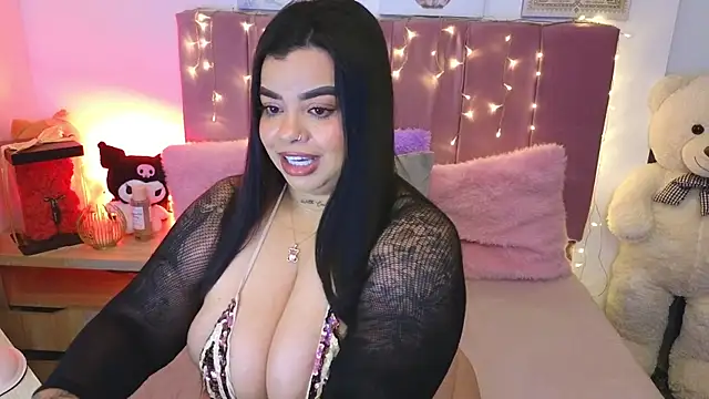 MiahJoness online show from May 4, 10:06 pm