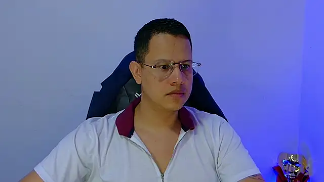 Snapshot of LiamVidal chatting on April 13, 11:37 am LiamVidal online show from April 13, 11:37 am