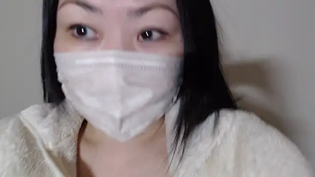 Snapshot of Hika-Channel chatting on February 12, 10:26 pm Hika-Channel online show from February 12, 10:26 pm