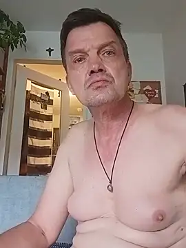 Snapshot of Bigpenis6y chatting on August 6, 2:52 pm Bigpenis6y online show from August 6, 2:52 pm
