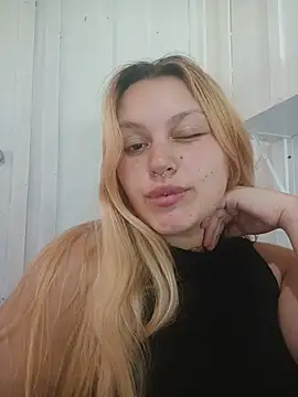 Snapshot of Aninhababyy chatting on July 21, 5:37 pm Aninhababyy online show from July 21, 5:37 pm