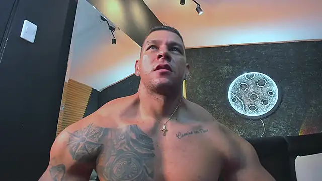 MassimoWalton2 online show from January 16, 7:17 am