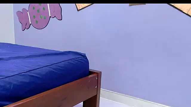 evaleribigtits18 online show from November 27, 7:05 pm