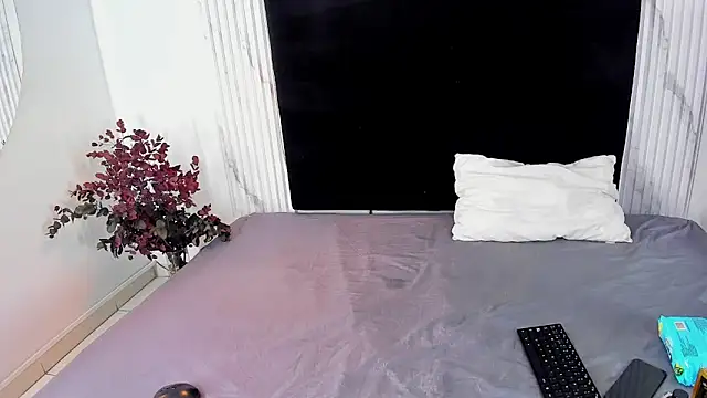 Snapshot of melaniecooperr chatting on December 5, 11:05 am melaniecooperr online show from December 5, 11:05 am