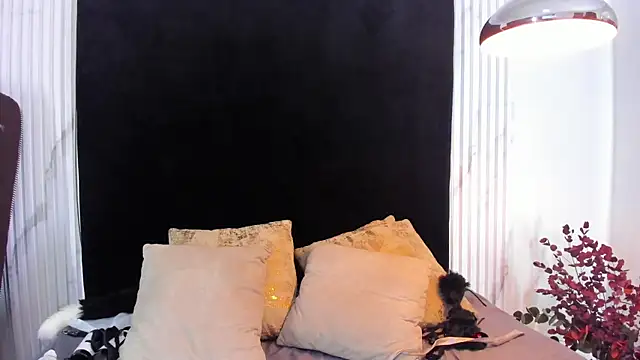 Snapshot of melaniecooperr chatting on January 24, 9:26 pm melaniecooperr online show from January 24, 9:26 pm