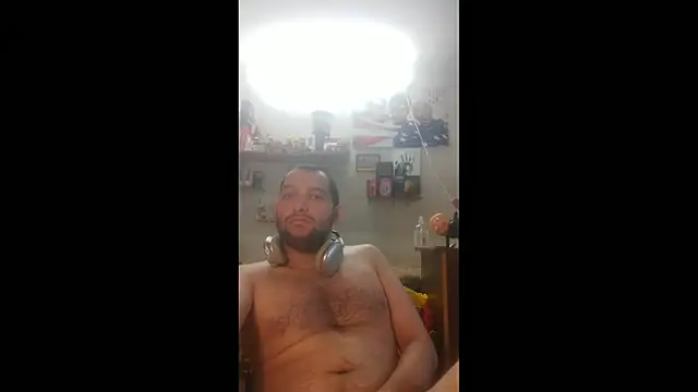 Snapshot of BISEXGOOD777 chatting on May 29, 6:22 am BISEXGOOD777 online show from May 29, 6:22 am