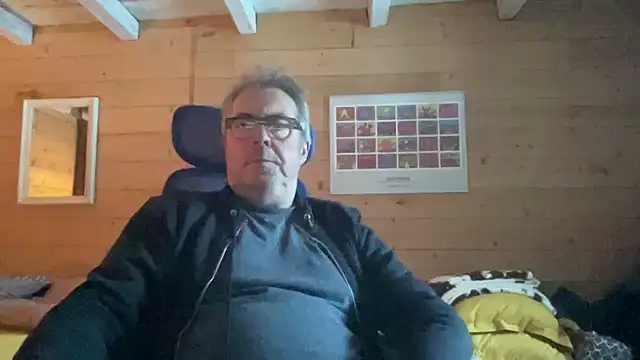 Snapshot of lelohop chatting on December 27, 8:35 am lelohop online show from December 27, 8:35 am