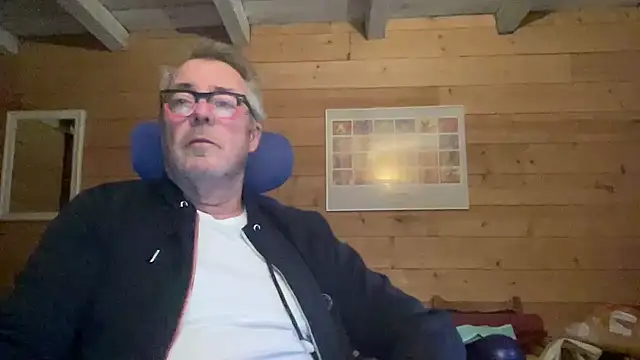 Snapshot of lelohop chatting on February 3, 7:18 am lelohop online show from February 3, 7:18 am