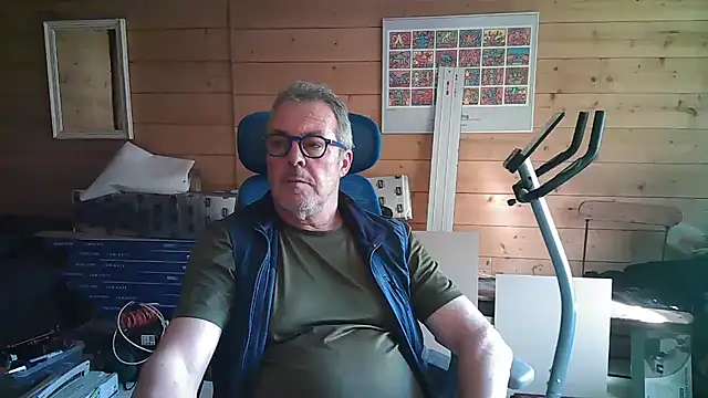 Snapshot of lelohop chatting on March 19, 2:13 pm lelohop online show from March 19, 2:13 pm