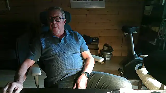 Snapshot of lelohop chatting on October 13, 10:59 am lelohop online show from October 13, 10:59 am