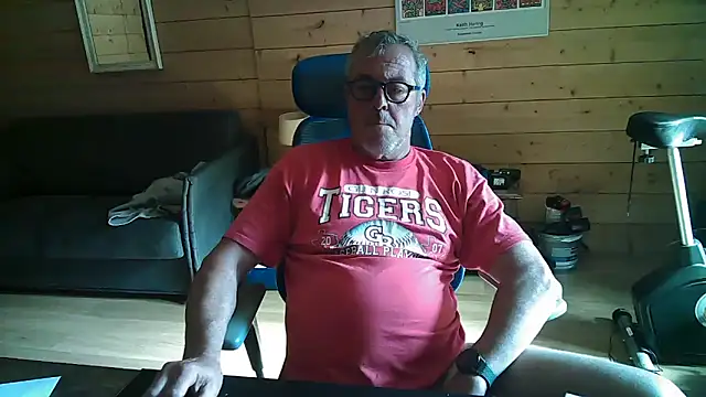 Snapshot of lelohop chatting on October 16, 11:44 am lelohop online show from October 16, 11:44 am