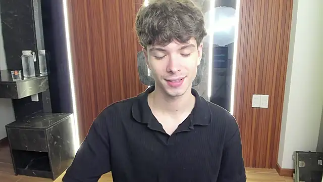 Snapshot of calvin_love_you chatting on March 31, 5:13 pm calvin love you online show from March 31, 5:13 pm