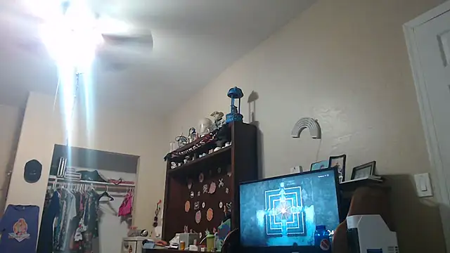 Snapshot of ManaB88 chatting on April 29, 2:04 am ManaB88 online show from April 29, 2:04 am