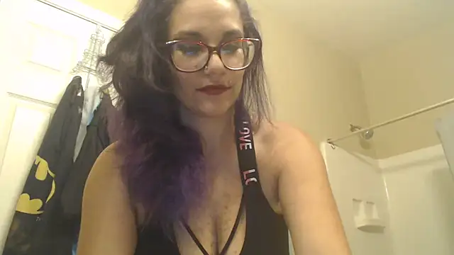 Snapshot of ManaB88 chatting on May 1, 10:25 pm ManaB88 online show from May 1, 10:25 pm