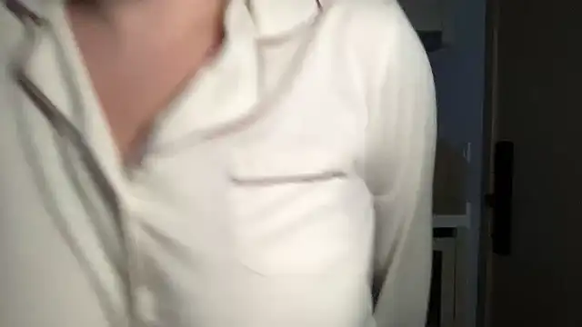 Snapshot of lilylush24 chatting on February 17, 5:53 pm lilylush24 online show from February 17, 5:53 pm