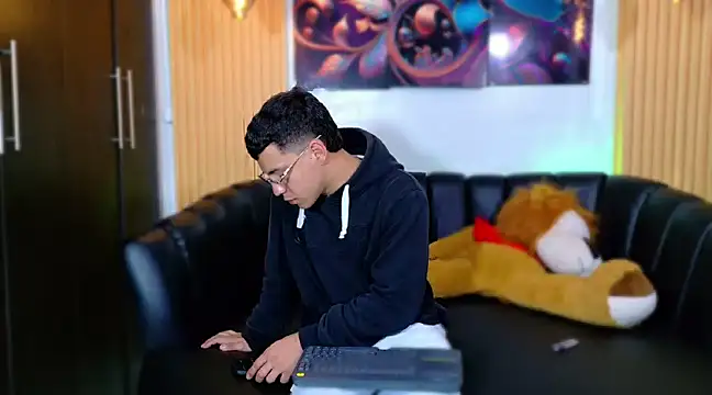 salvadorgomezx online show from February 6, 8:39 am