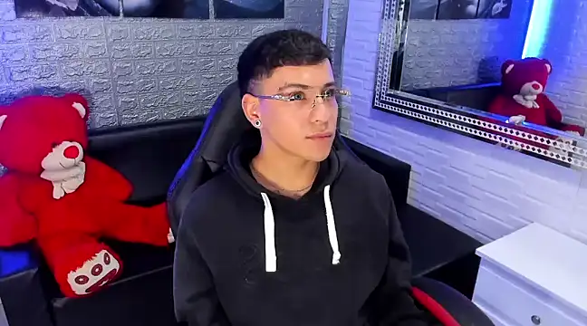 salvadorgomezx online show from February 9, 9:37 am