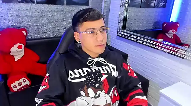 salvadorgomezx online show from February 11, 6:19 am