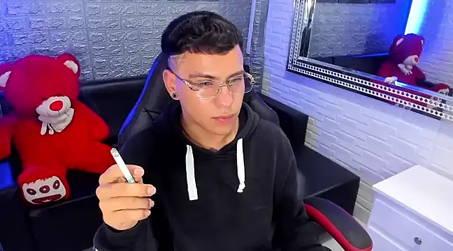 salvadorgomezx online show from February 18, 6:15 am