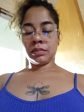 VitoriaFernandes online show from November 19, 8:31 pm