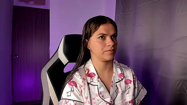 Snapshot of PaigeJayden chatting on November 10, 9:25 pm PaigeJayden online show from November 10, 9:25 pm