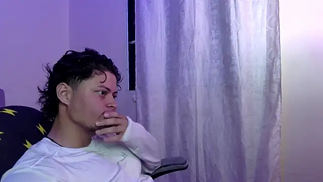Snapshot of Horny_tgn chatting on September 22, 12:07 pm Horny tgn online show from September 22, 12:07 pm