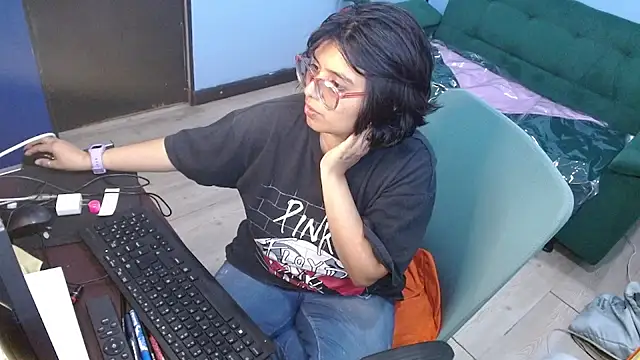 Snapshot of X_CHERRY_XX chatting on July 1, 2:57 am X CHERRY XX online show from July 1, 2:57 am