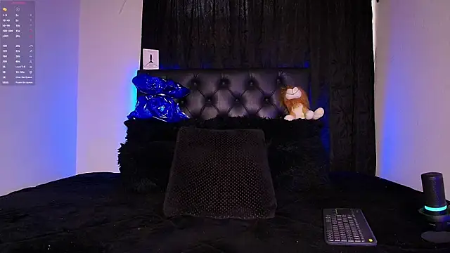 Snapshot of James1lee_ chatting on June 6, 8:57 pm James1lee online show from June 6, 8:57 pm