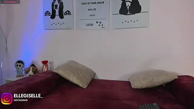 ElleGisellee online show from February 4, 5:02 am