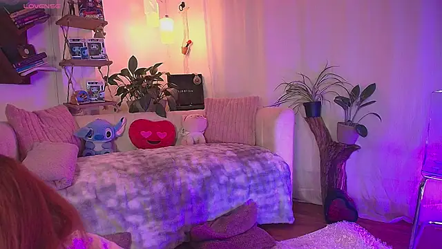 HANNAH LOVEE online show from June 12, 2:32 am
