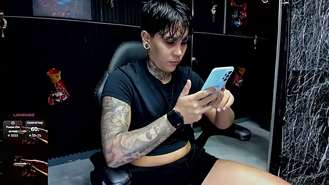 ZhoeStrong online show from December 15, 10:36 pm