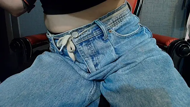 Snapshot of LusstCruella chatting on February 3, 2:13 pm LusstCruella online show from February 3, 2:13 pm