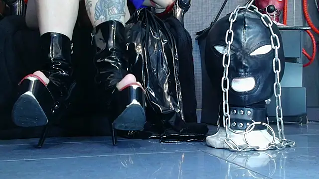 Snapshot of LusstCruella chatting on March 22, 5:31 pm LusstCruella online show from March 22, 5:31 pm