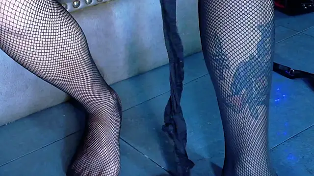 Snapshot of LusstCruella chatting on December 17, 2:34 pm LusstCruella online show from December 17, 2:34 pm