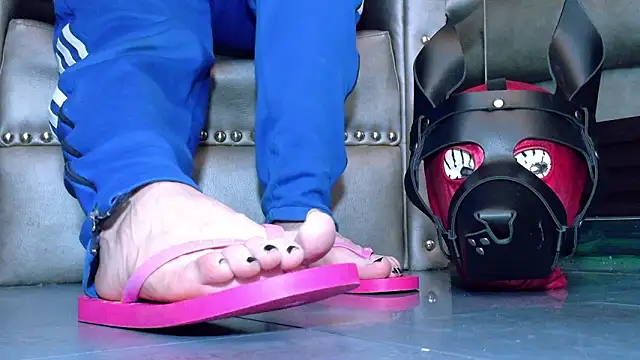 Snapshot of LusstCruella chatting on March 9, 12:09 pm LusstCruella online show from March 9, 12:09 pm