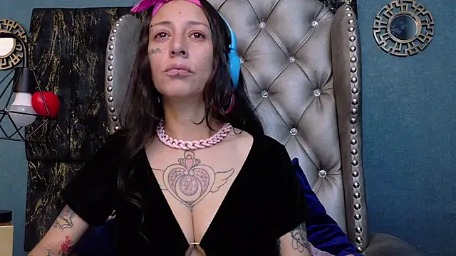 LusstCruella online show from May 1, 3:05 pm