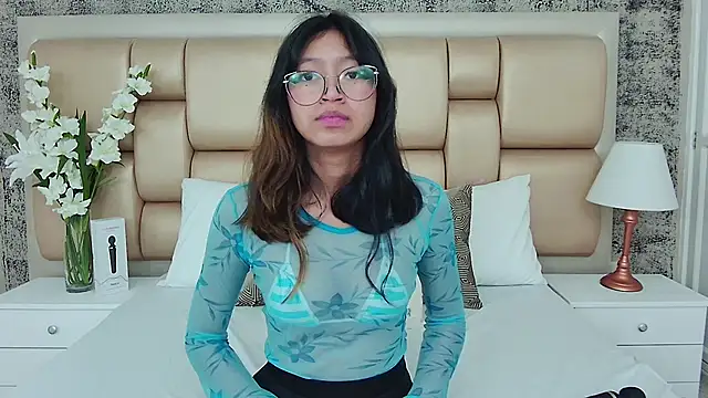 Yommi Winx online show from December 21, 1:15 am