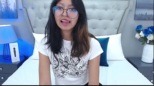 Yommi Winx online show from March 11, 5:05 am