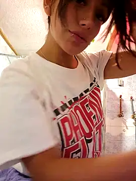 Lau1127 online show from December 3, 3:58 am