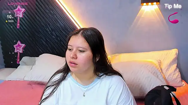Snapshot of Laia_and_Aloby chatting on July 28, 11:15 pm Laia and Aloby online show from July 28, 11:15 pm