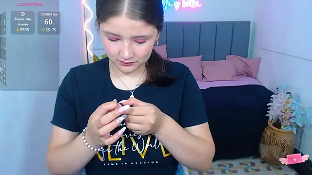 Krysstal tay online show from February 1, 12:16 pm