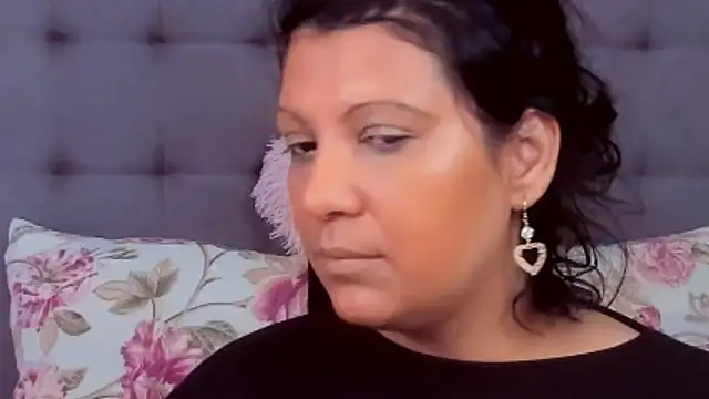 AmyCubes online show from February 9, 8:33 am