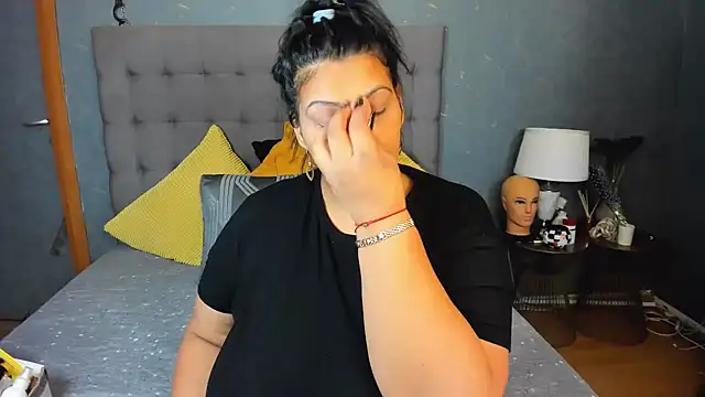 AmyCubes online show from March 6, 7:05 am